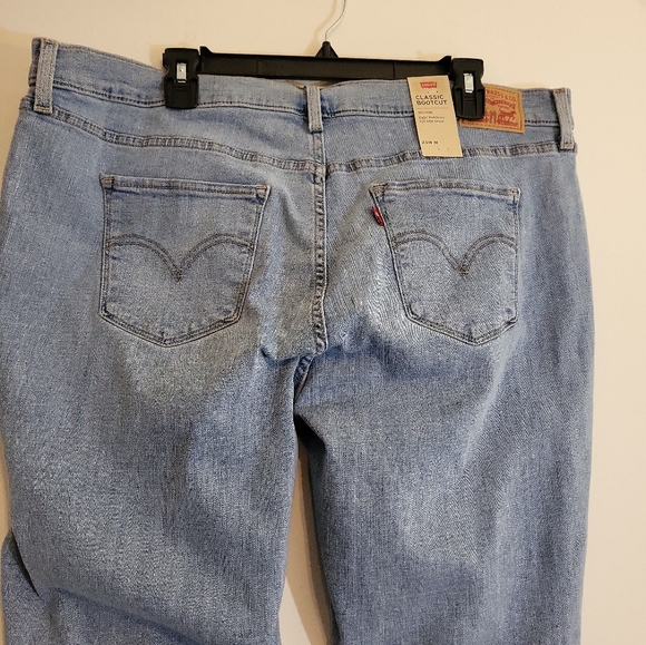 Levis jeans Womens Plus Size Classic Bootcut style 23649-0024  18W,22W,NWT - Picture 12 of 16